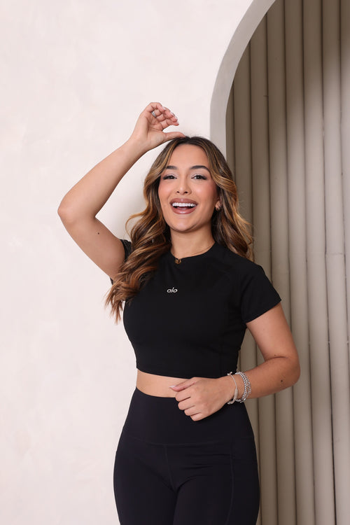 Baby Tee Performance preta cropped