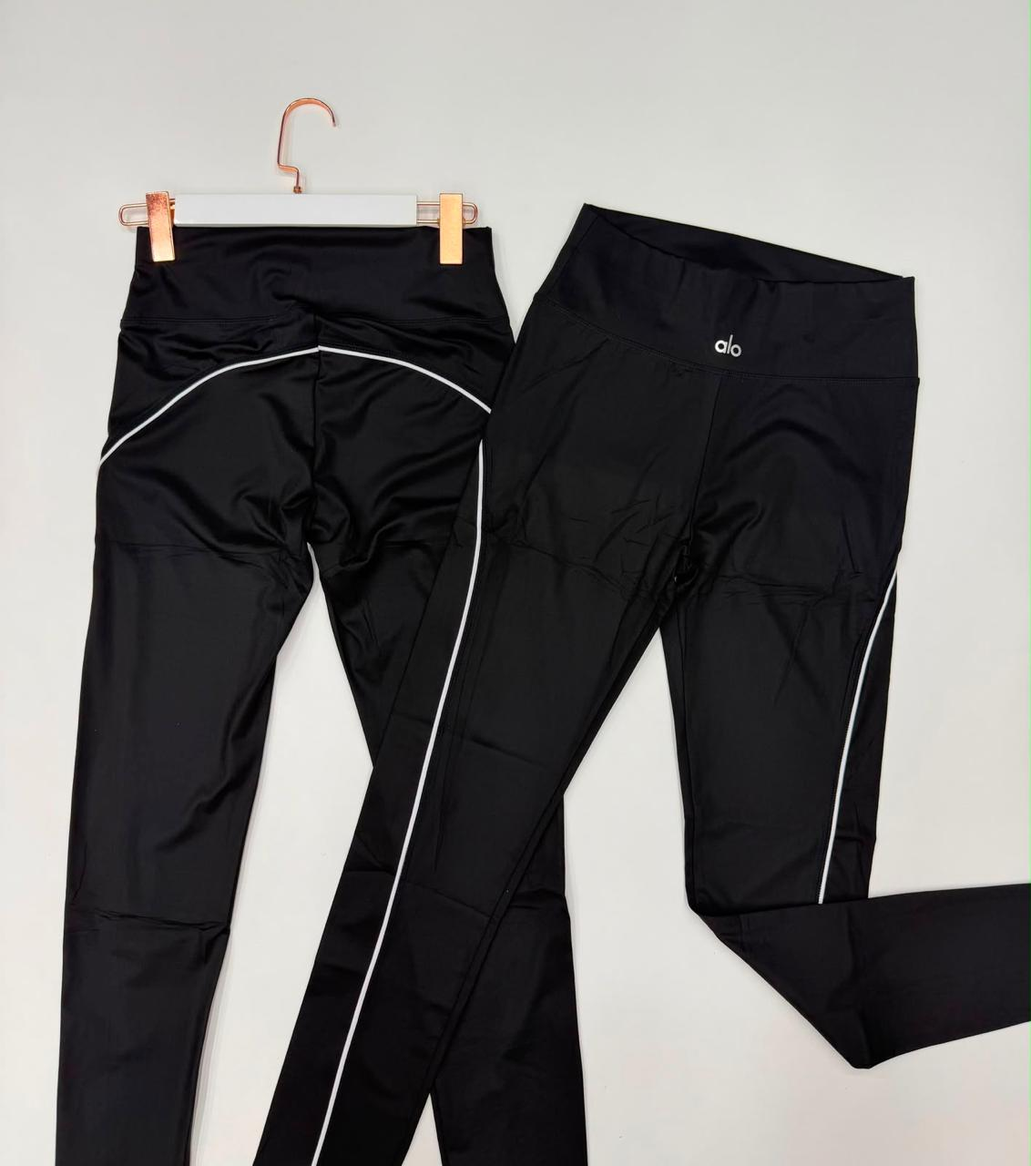Legging Esportiva com Detalhe Branco - Frente e costas